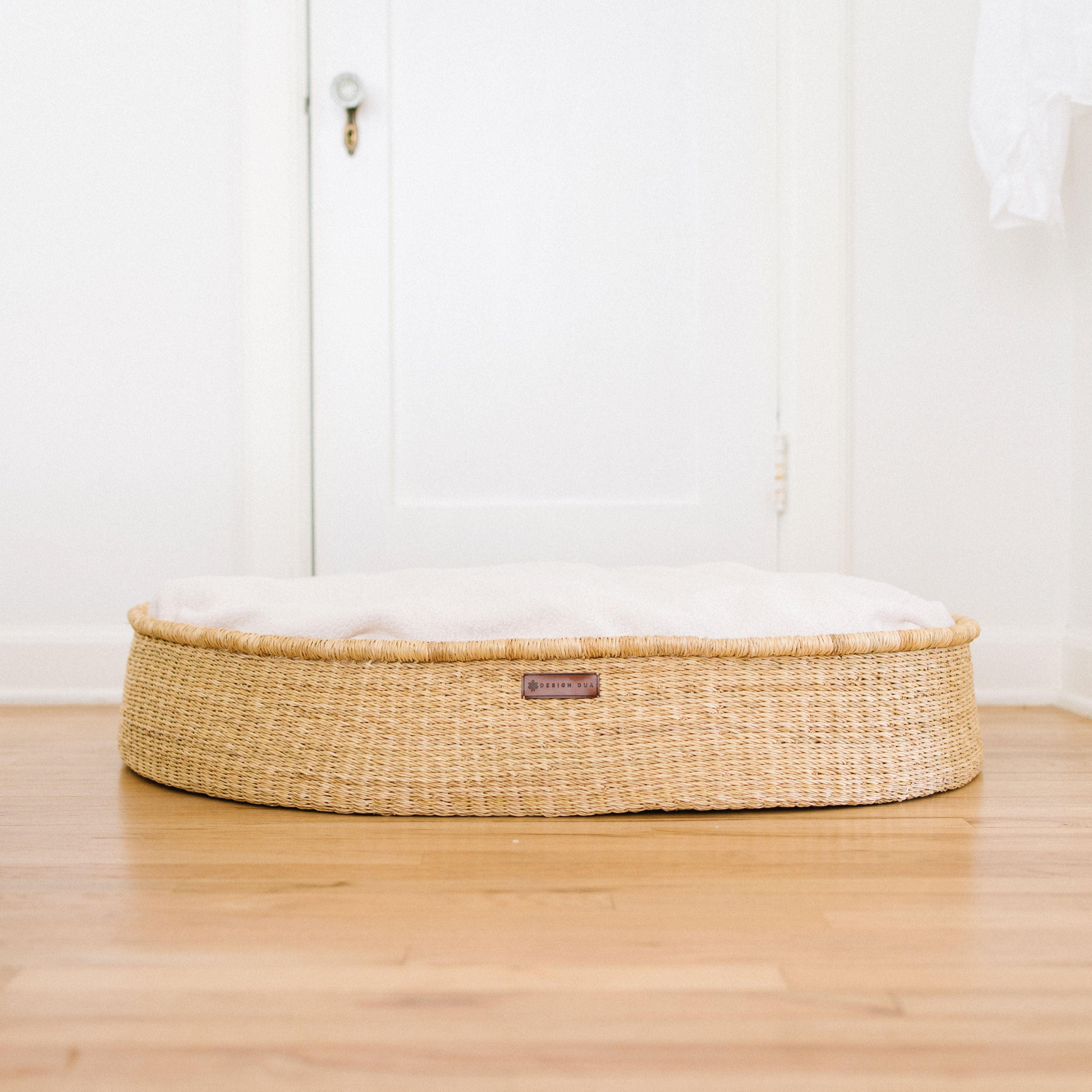 Large dog bed basket hotsell